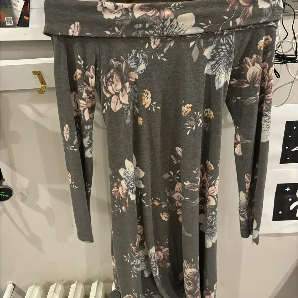 Beautiful jersey Altar’d State floral dress off the shoulder